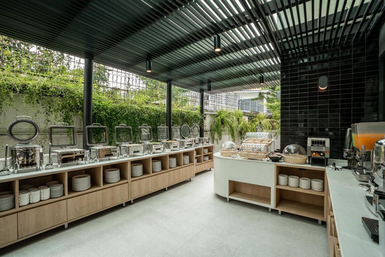 Hotel Amber Sukhumvit 85 Bangkok Kültér fotó