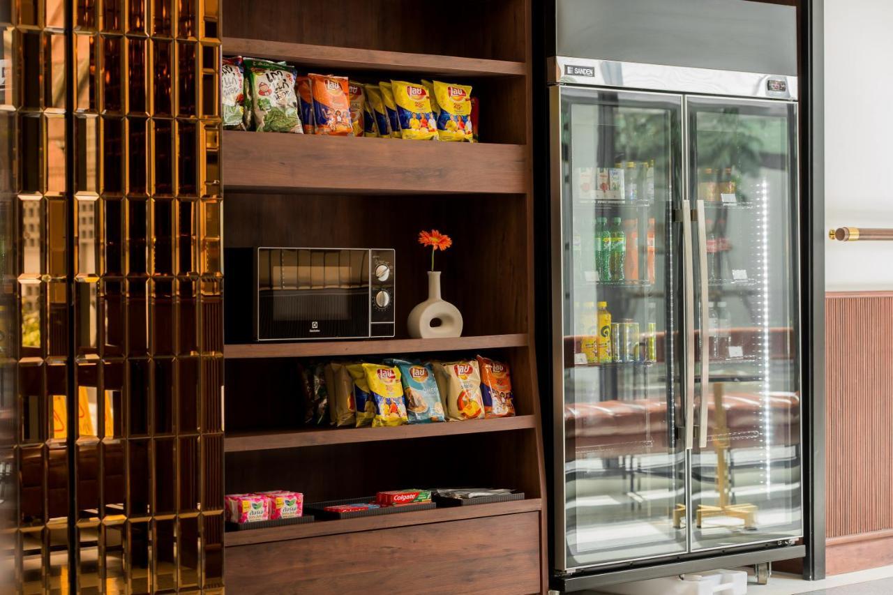 Hotel Amber Sukhumvit 85 Bangkok Kültér fotó