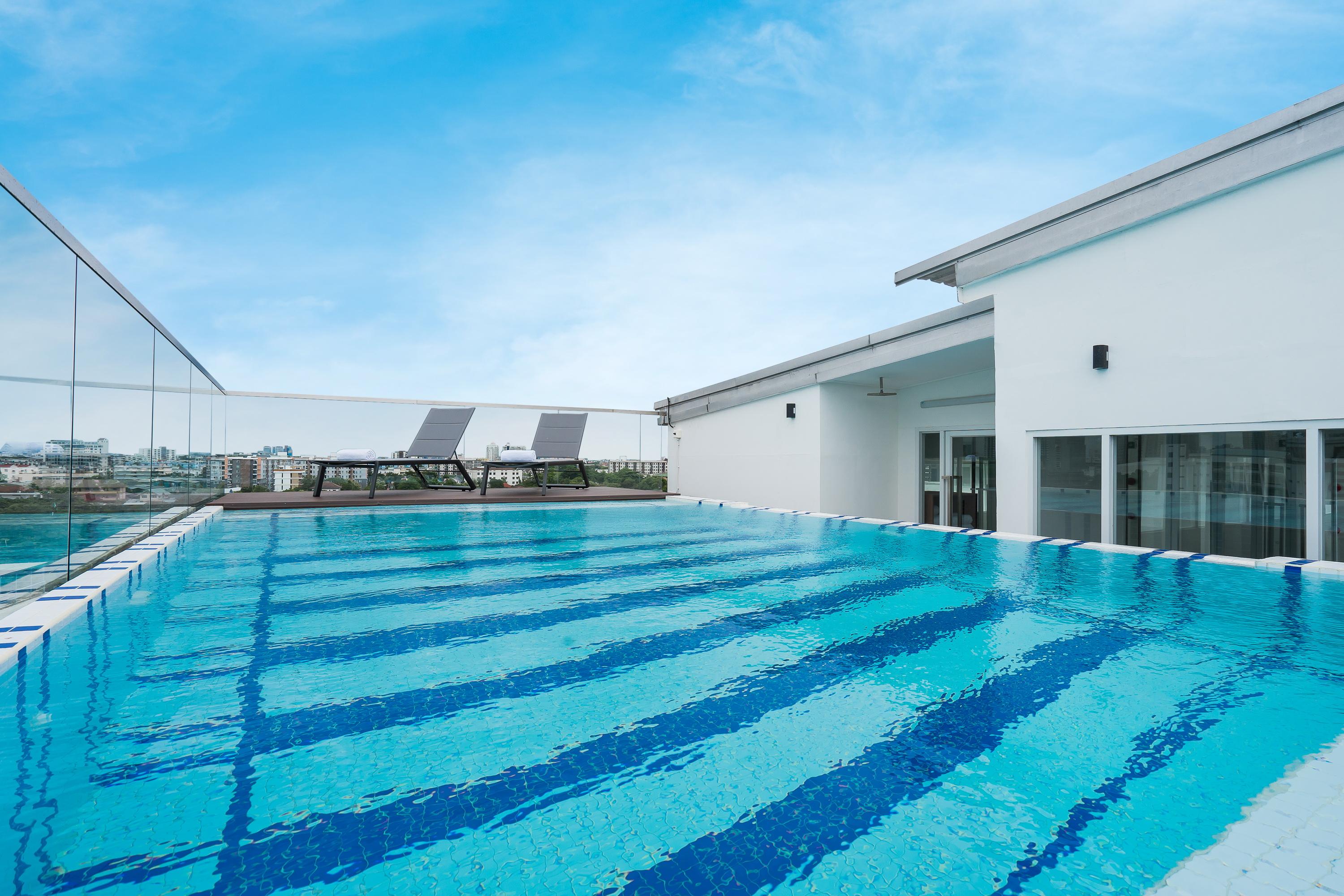 Hotel Amber Sukhumvit 85 Bangkok Kültér fotó