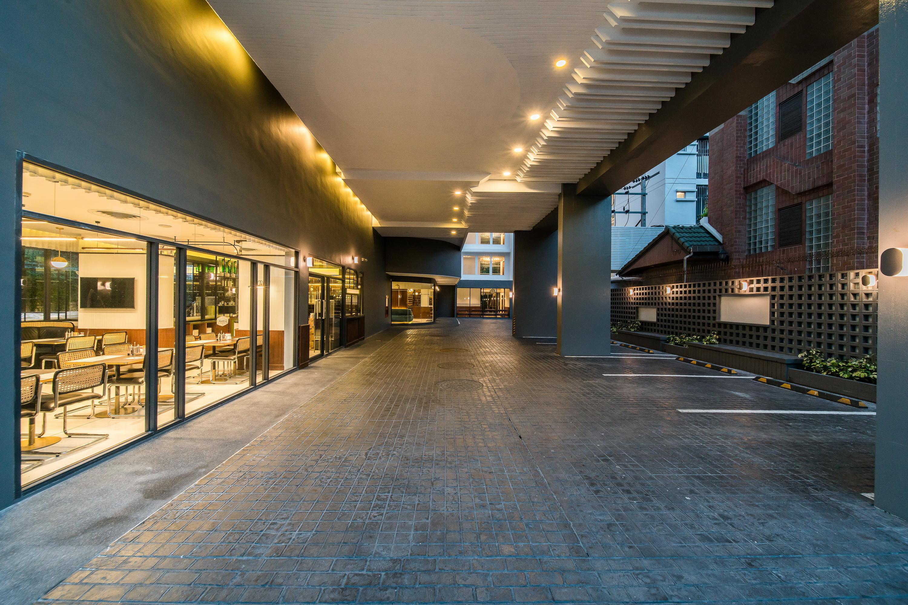 Hotel Amber Sukhumvit 85 Bangkok Kültér fotó