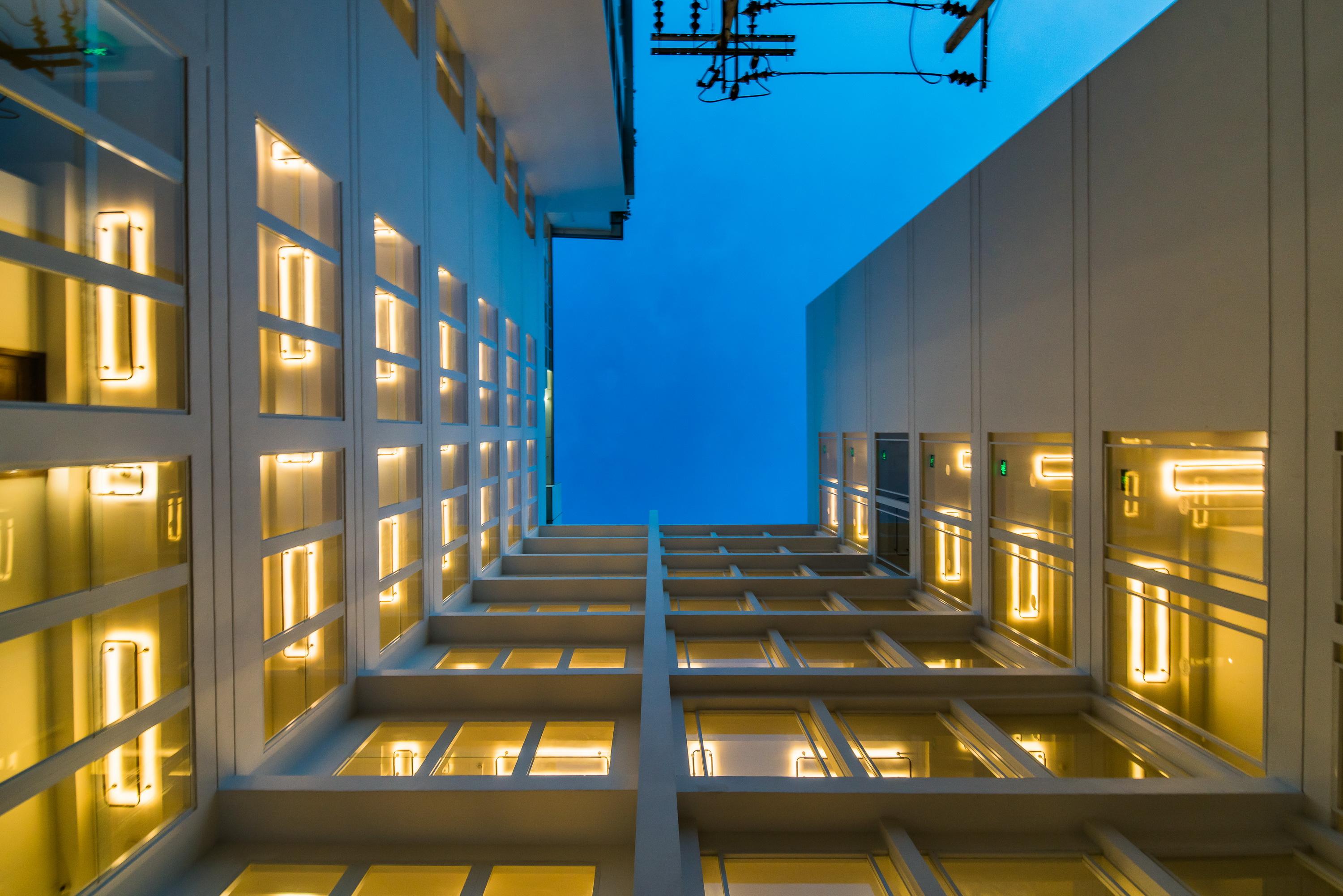 Hotel Amber Sukhumvit 85 Bangkok Kültér fotó