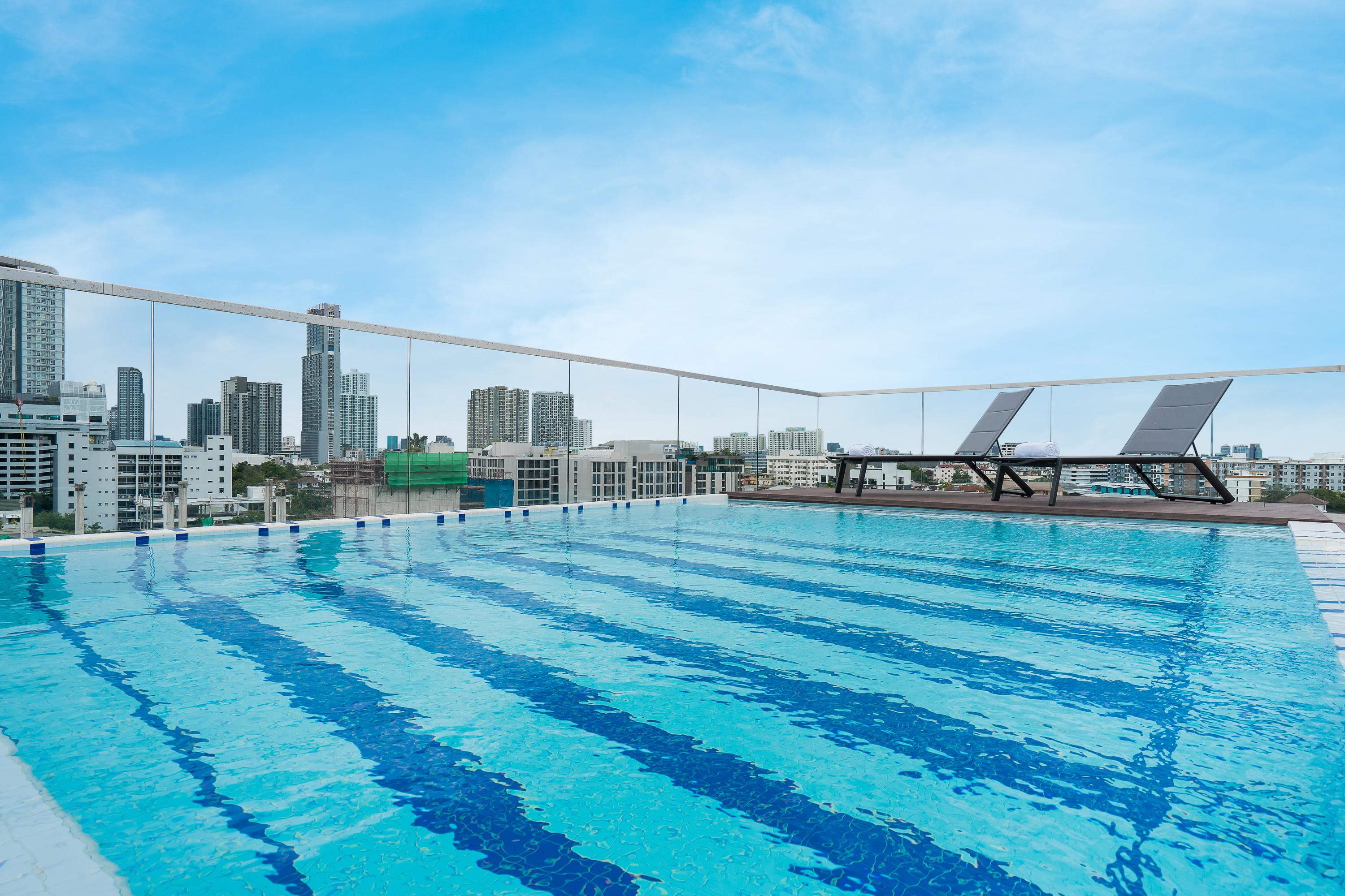 Hotel Amber Sukhumvit 85 Bangkok Kültér fotó