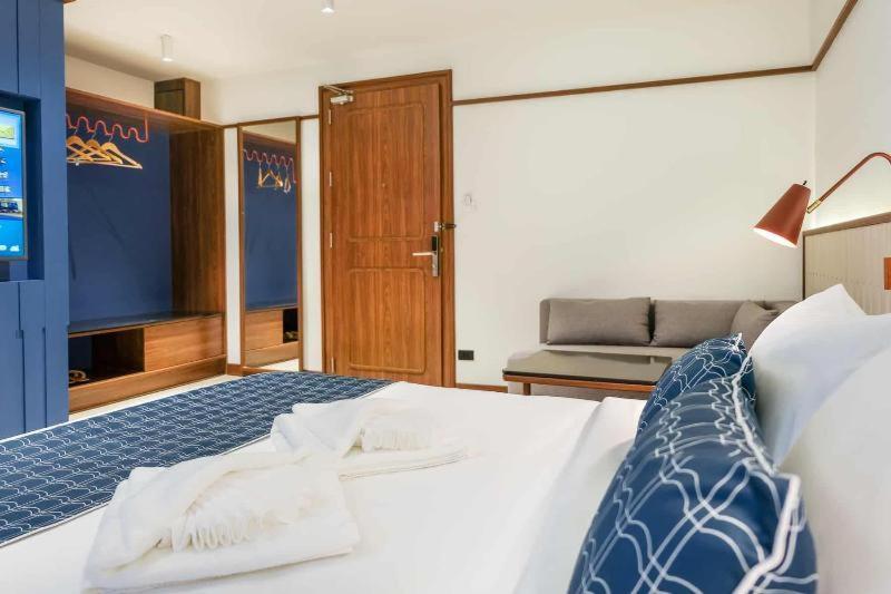 Hotel Amber Sukhumvit 85 Bangkok Szoba fotó